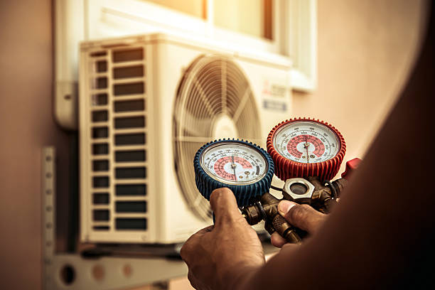 Professional Hvac technician working in Byron, IL